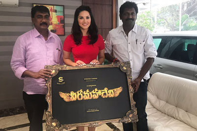 sunny-leone-telugu-movie-veeramaha-devi-title-launch